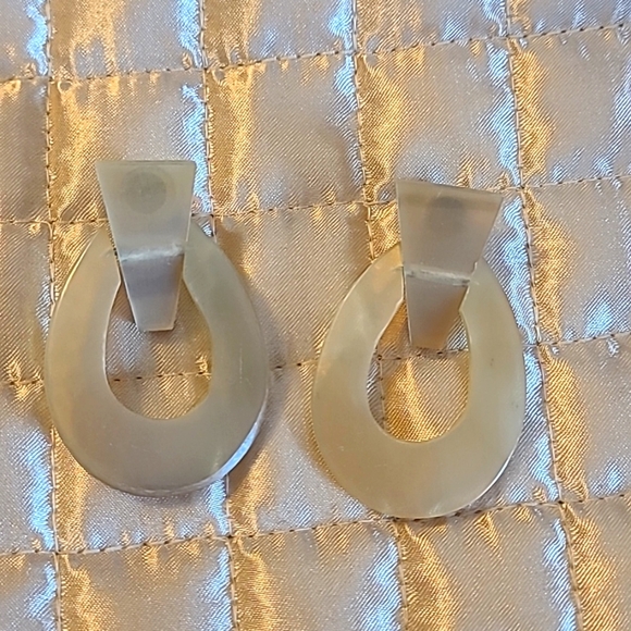 Earrings - Picture 1 of 2